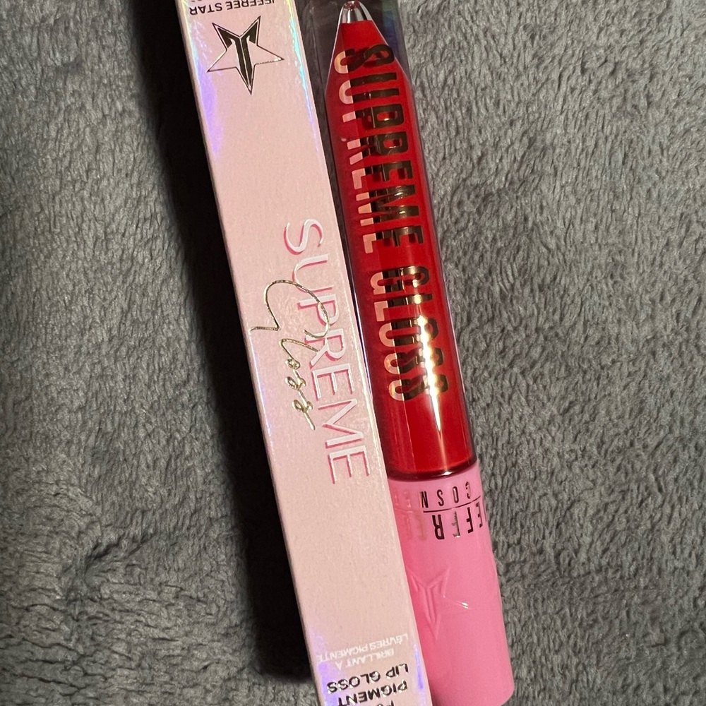 Jeffree Star Supreme Gloss Lip Gloss in Shade Red Affair